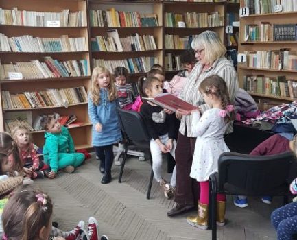 Trăistuța poveștilor românești